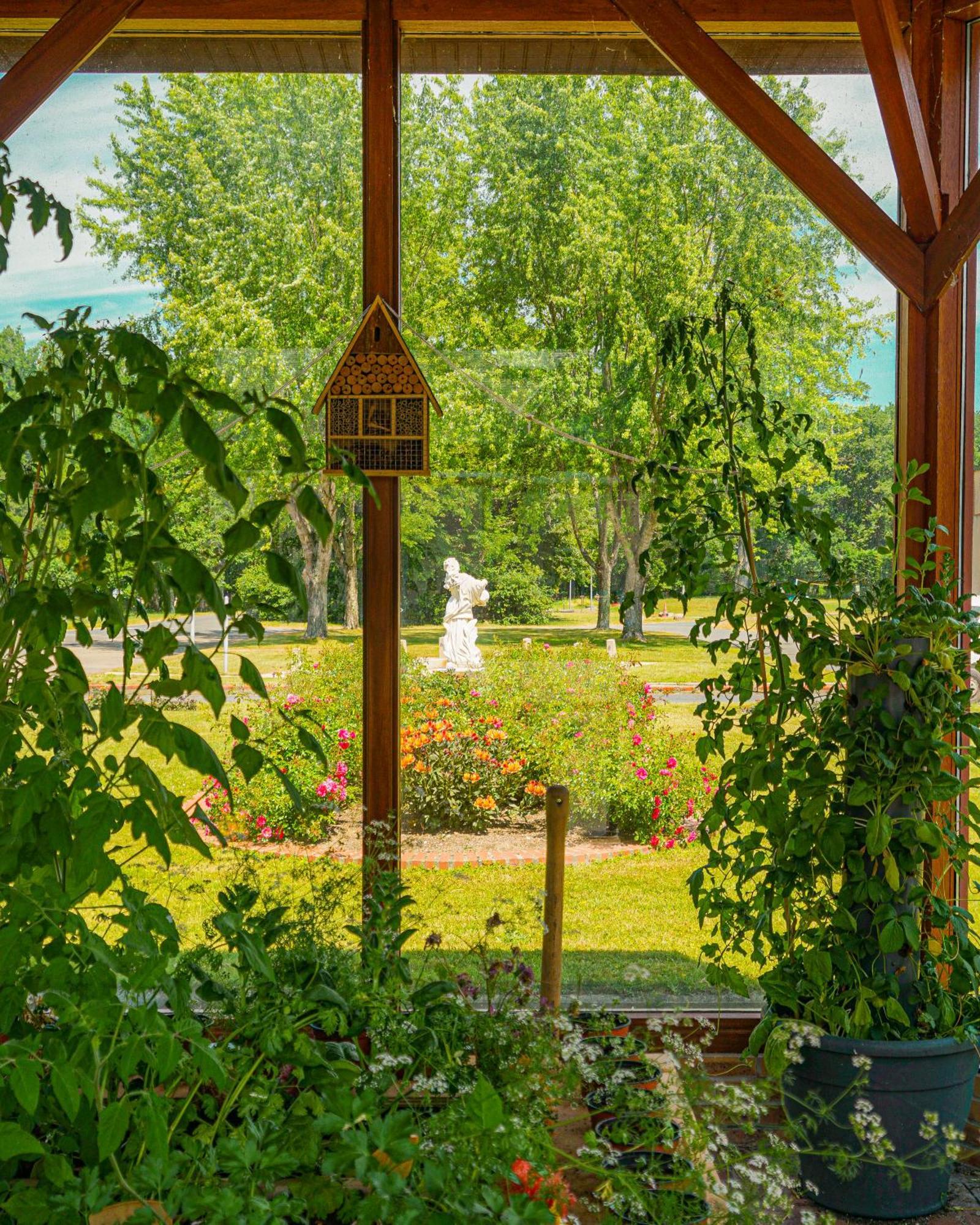 Hotel-Restaurant Domaine De La Grande Garenne Neuvy-sur-Barangeon Buitenkant foto